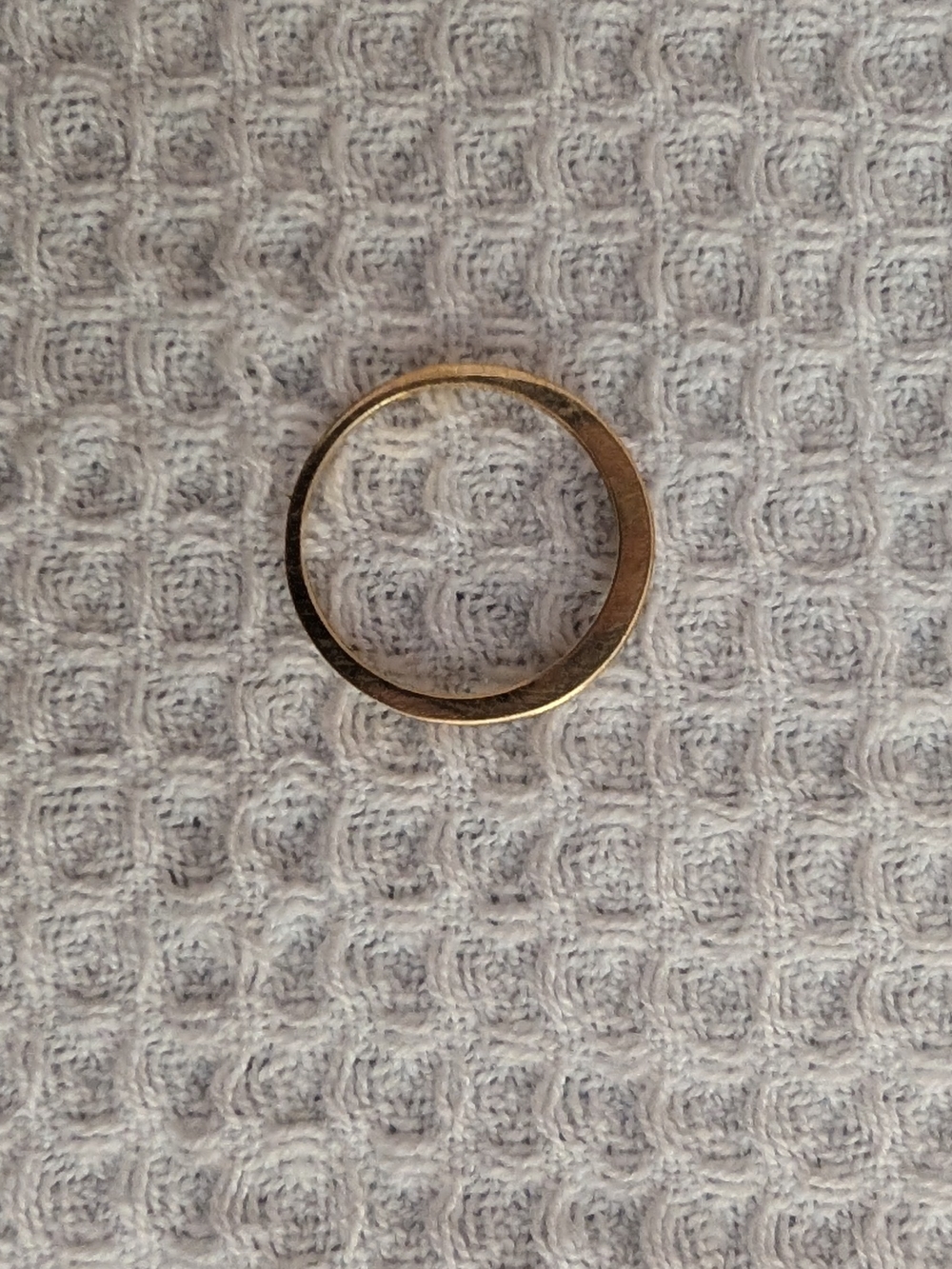 Yellow-gold Channel-set Ring - Picture 3 of 6